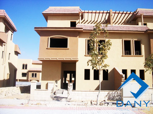 Residential Townhouse For Sale in Moon Valley Great Cairo Egypt